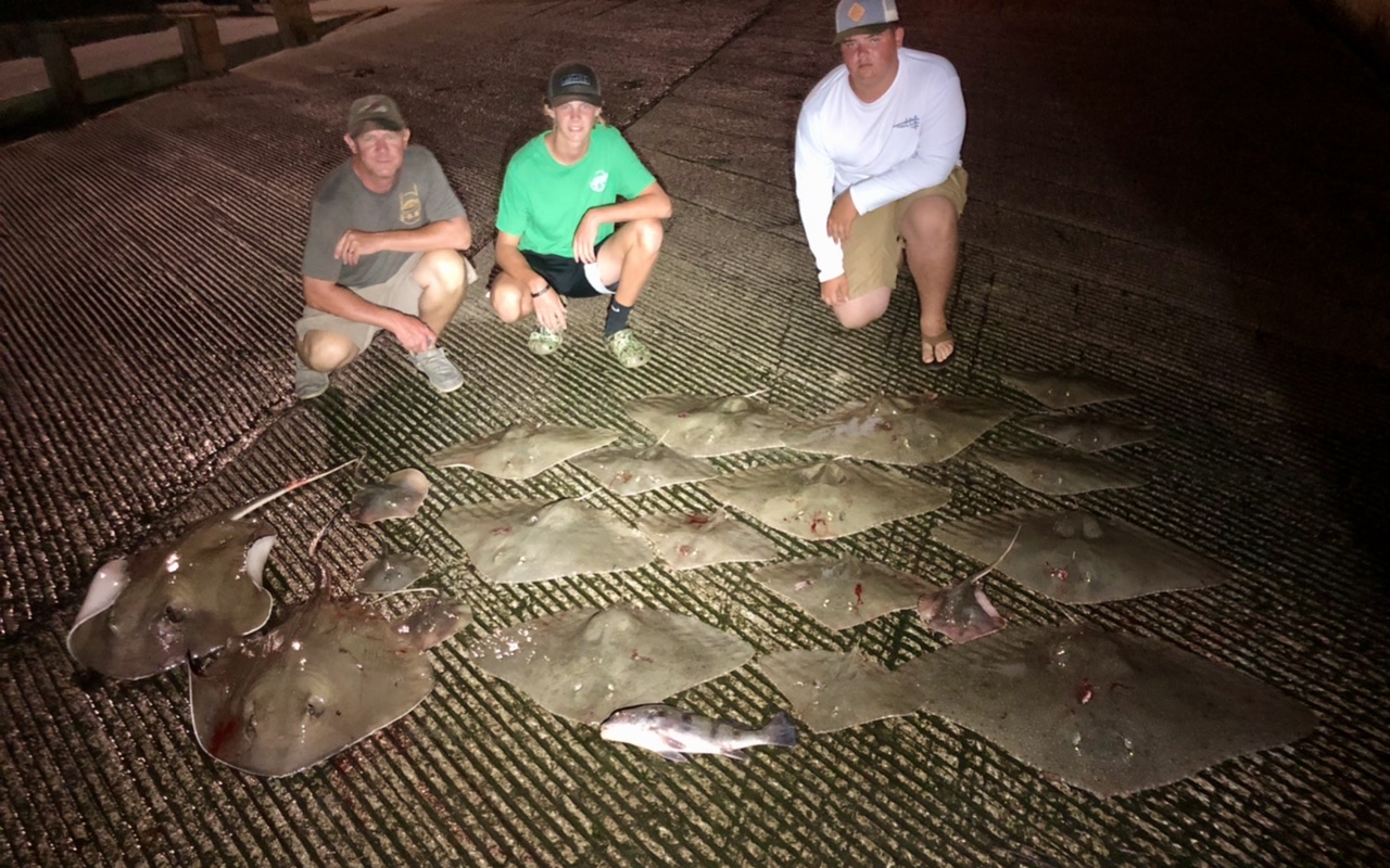 Home Atta Buoy Bow Fishing and Flounder Gigging Charters